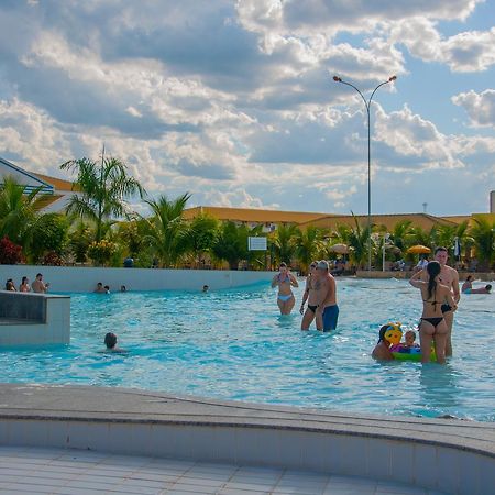 Lacqua Di Roma, Com Fogao Geladeira E Parque Aquatico 24H Caldas Novas Exterior foto